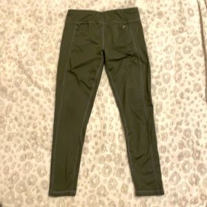 QUICK-DRI olive green leggings size youth medium